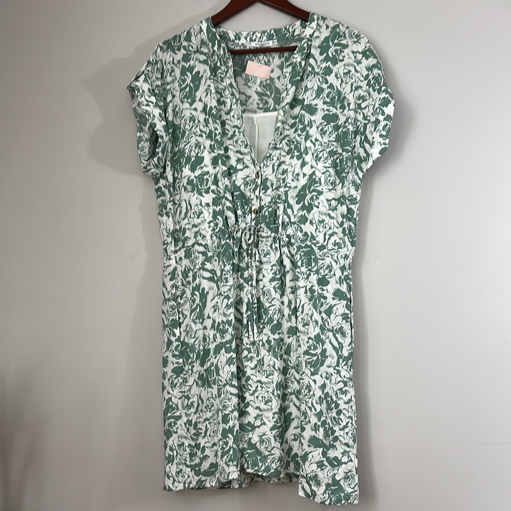 Green and White Floral V-Neck Short Sleeve Dress